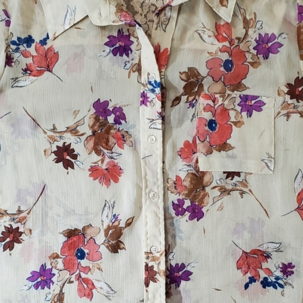 American Rag Floral Collared Button Up - Picture 12 of 15